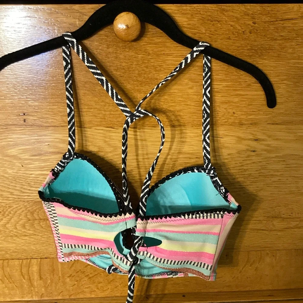 Shade & Shore Striped Strappy Padded Bikini Top - Picture 2 of 8